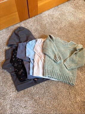 Girls 2T Sweater/Long Sleeve Top Set of 6. EUC